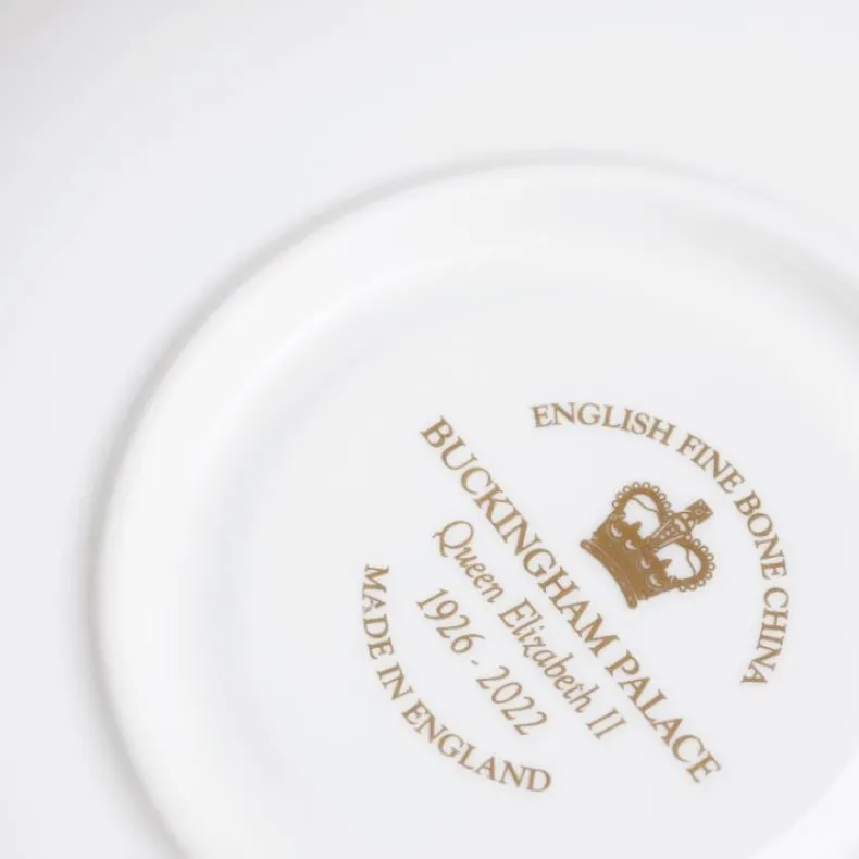 Queen Elizabeth Ii Commemorative Teacup And Saucer